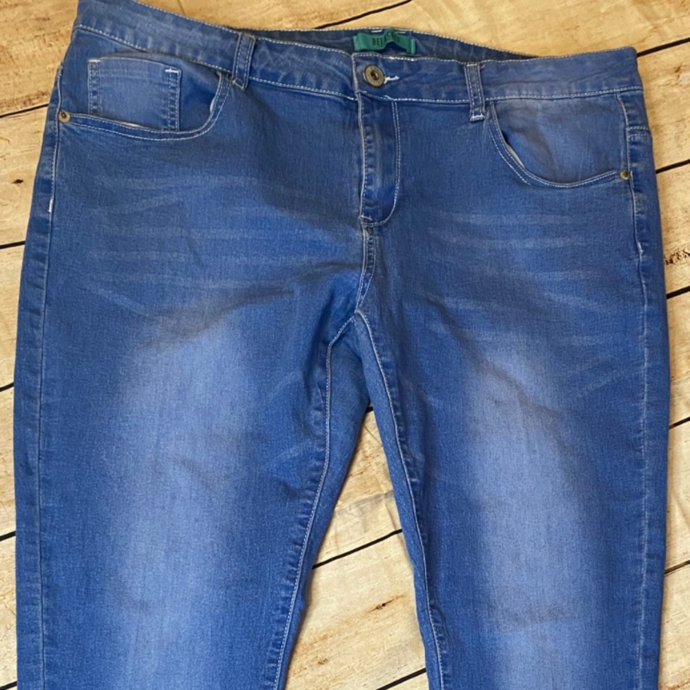 BEE & CECI Blue jeans size 16!